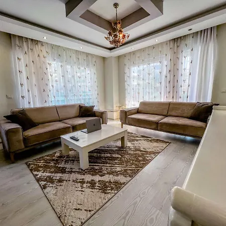 Spacious Flat At The Pool, Huge Balcony, 2 Bedroom アランヤ