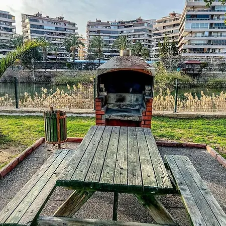 Spacious Flat At The Pool, Huge Balcony, 2 Bedroom * アランヤ
